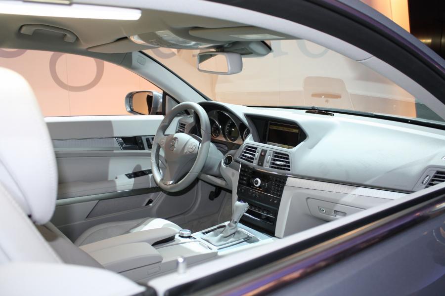  Mercedes-Benz E-Class Coupe 2010 года  (фото 24 из 84)
